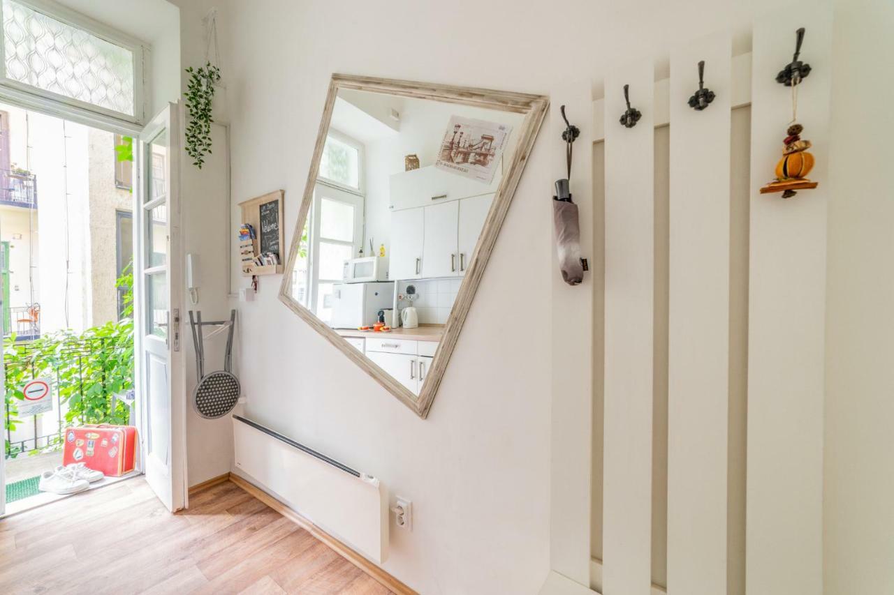 Gabi'S Central Broadway Nest @ Nagymezo Str Будапеща Екстериор снимка